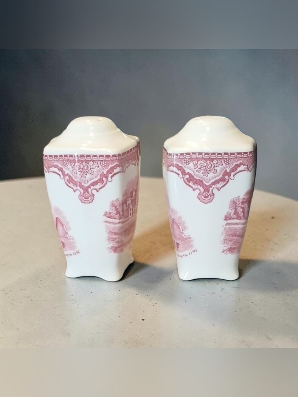 Vintage Old Britain Castles Salt & Pepper Shakers - Picture 2 of 6